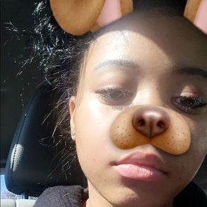 Meet your Posher, Anaya